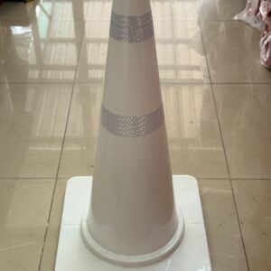 กรวยจราจรสีขาว