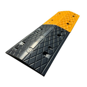 Alternative view of ยางชะลอความเร็ว 35x50x5 cm.