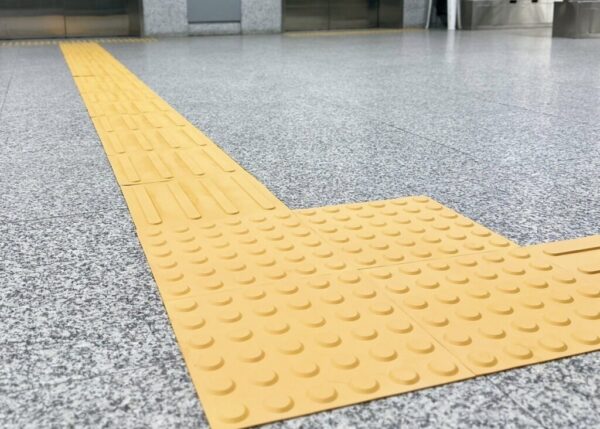 แผ่นPVCทางเดินคนพิการ "Tactile Paving" - Image 3