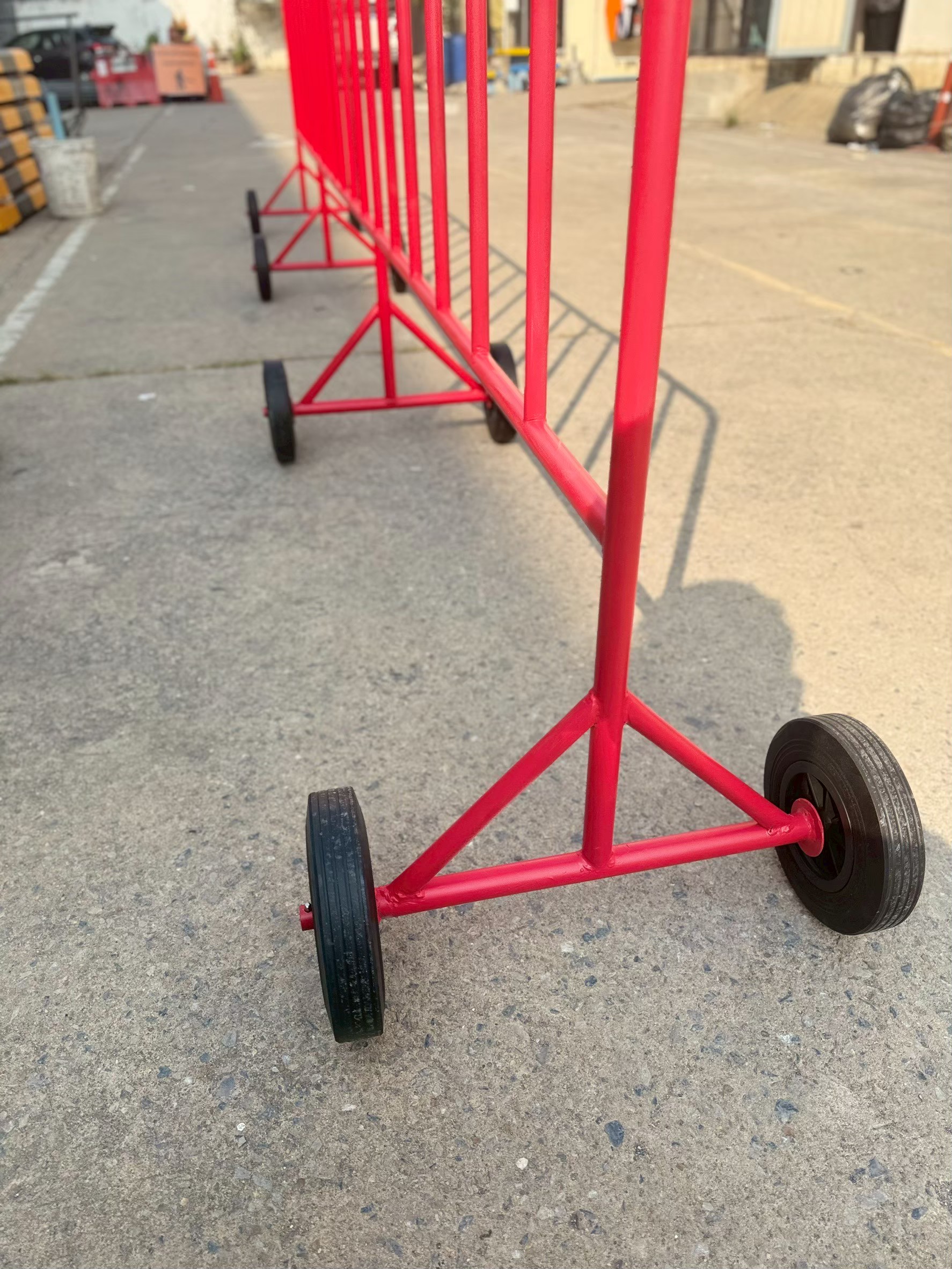 แผงกั้นเหล็ก 5เมตร 8ล้อ | HeavyDuty 8Wheel Steel Traffic Barrier - Image 2