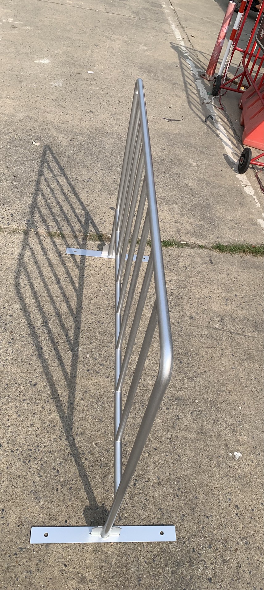 แผงกั้นเหล็กฐานเรียบ | Steel Barrier with Flat Base - Image 5
