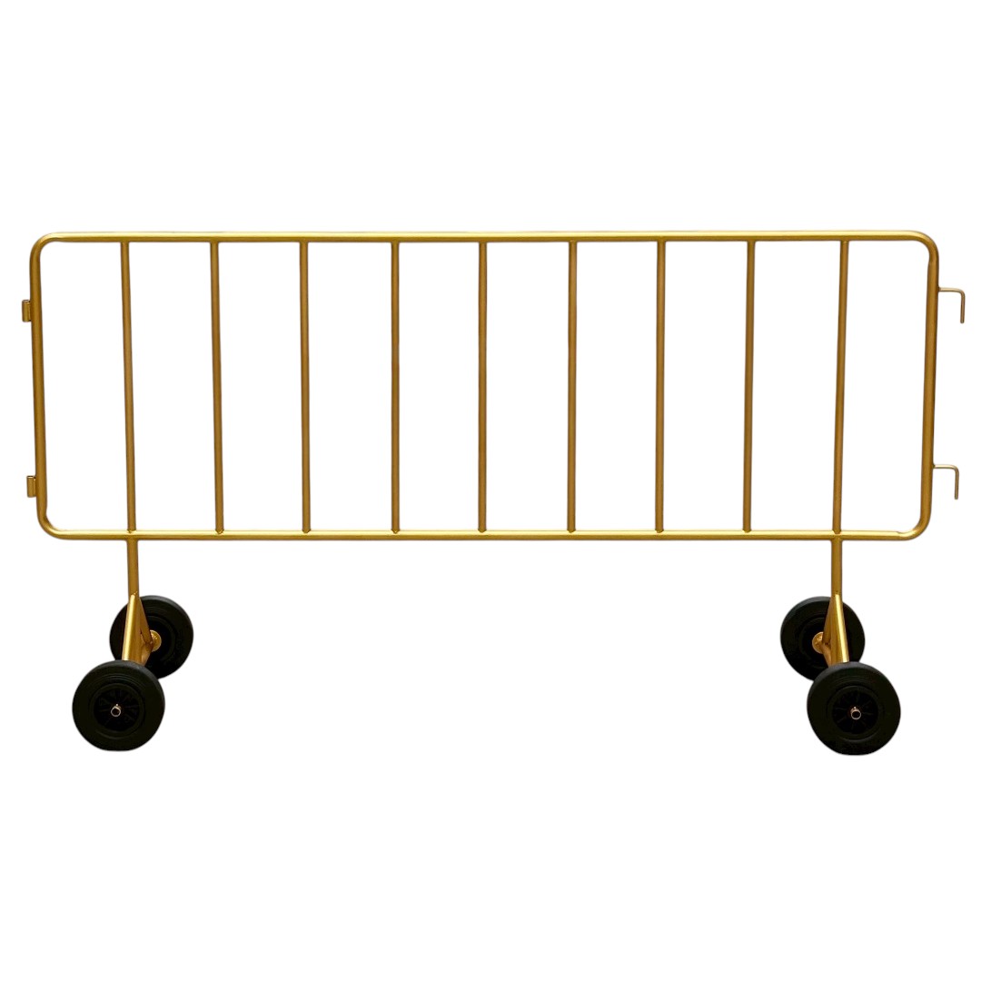 แผงกั้นเหล็กมีล้อแบบมีหูเกี่ยว | Crowd Control Barricade with Wheels