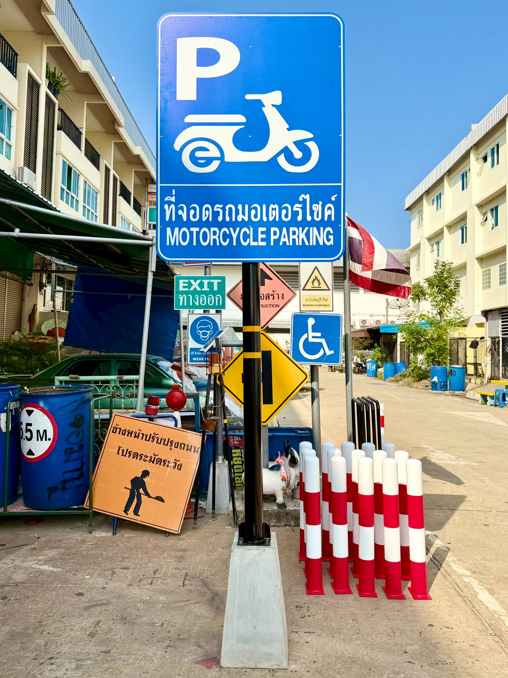 ชุดเสาพร้อมตอม่อ | Steel Pole with Concrete Base - Image 2