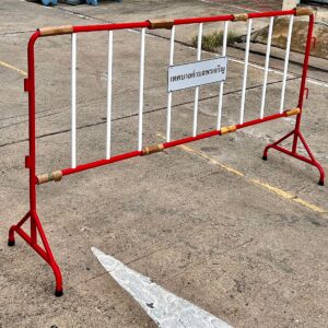 Alternative view of แผงกั้นจราจร 2 เมตร (ฐานยางรอง) | Steel Traffic Barrier 2M.